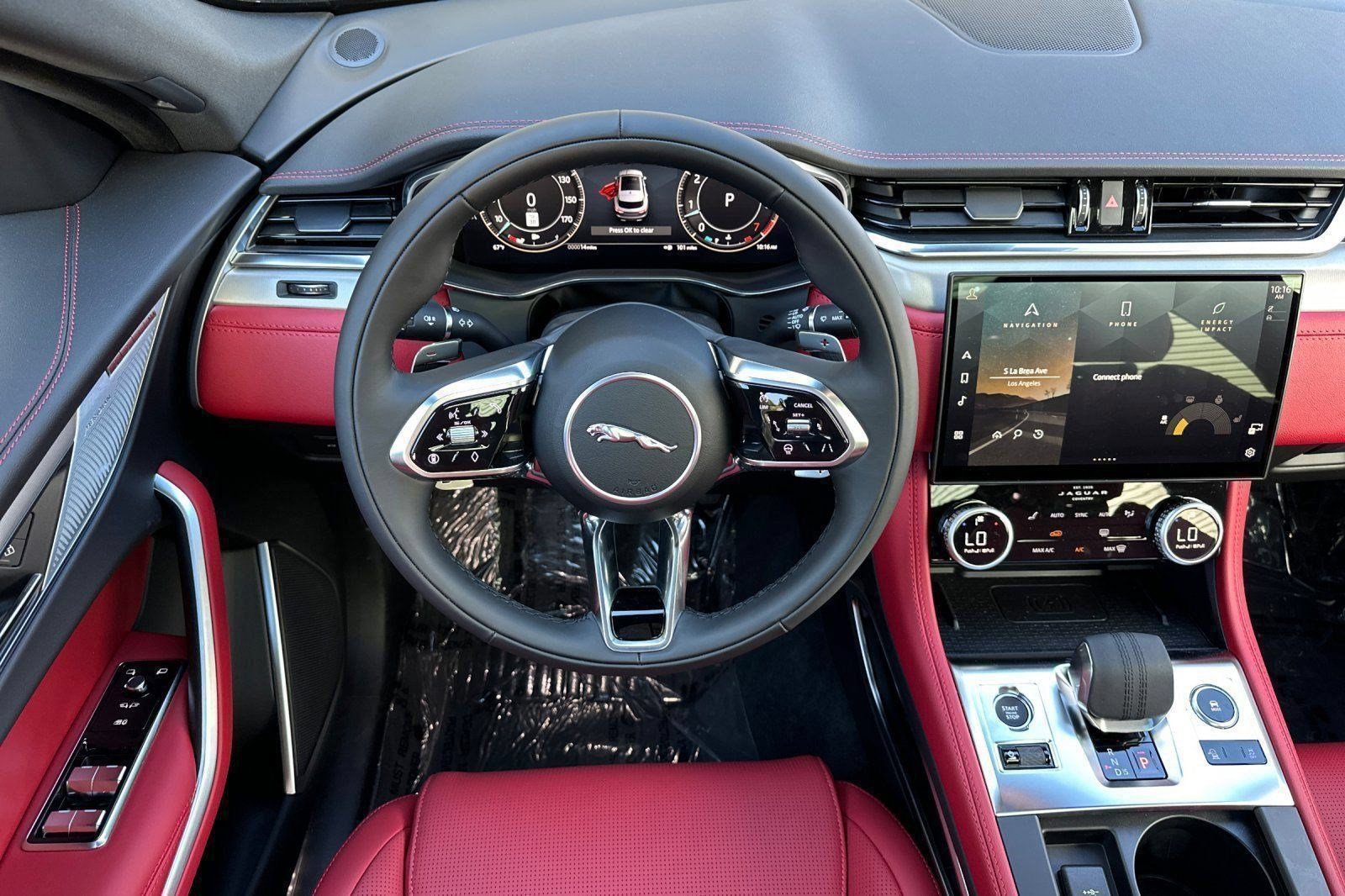 Used 2025 Jaguar F-PACE R-Dynamic S AWD/4WD image 15