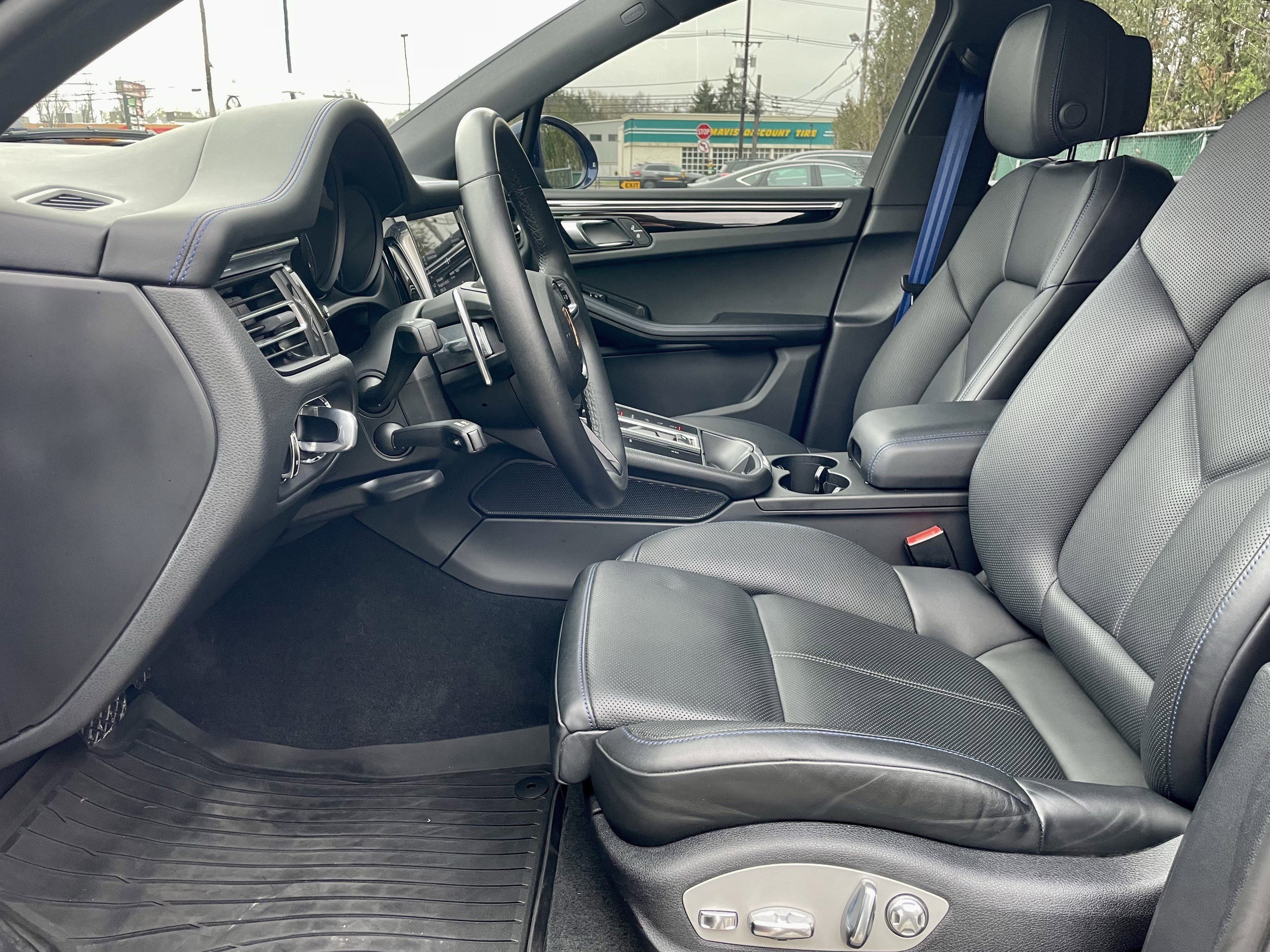 Used 2023 Porsche Macan Turbo image 14