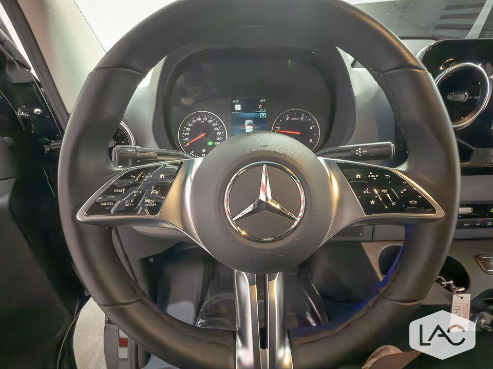 Used 2025 Mercedes-Benz Sprinter 3500 image 34