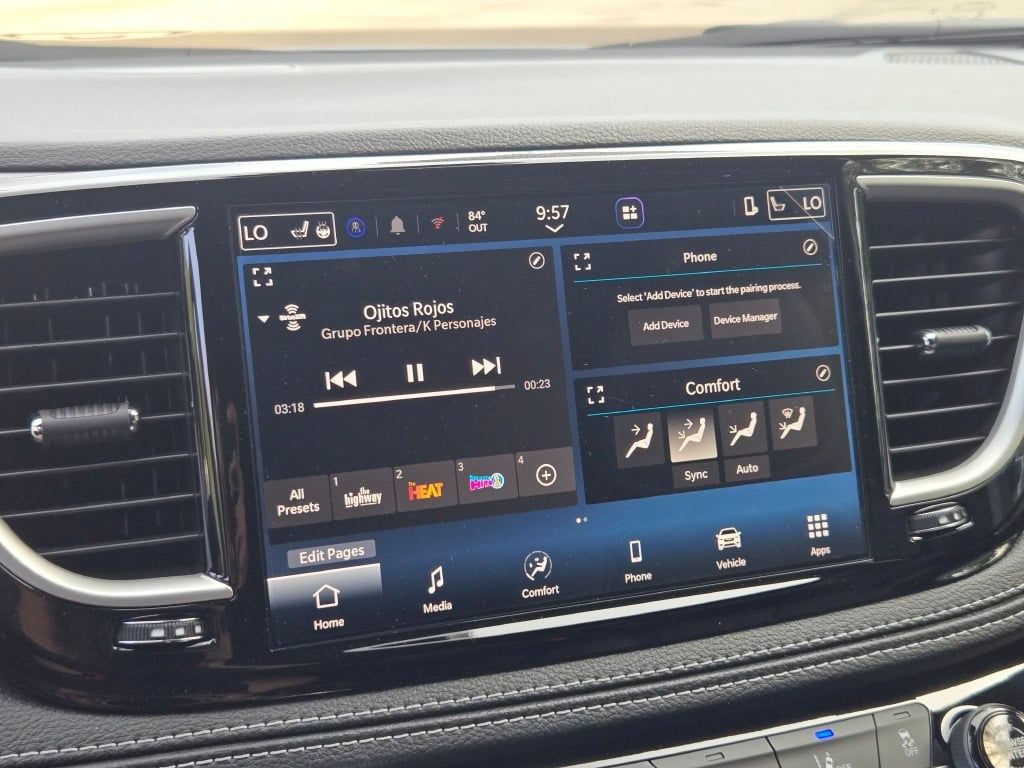 New 2027 Chrysler Pacifica Select AWD/4WD image 3