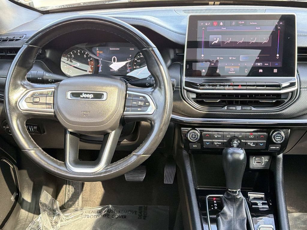 Used 2022 Jeep Compass Latitude w/ Sun and Sound Group AWD/4WD image 17