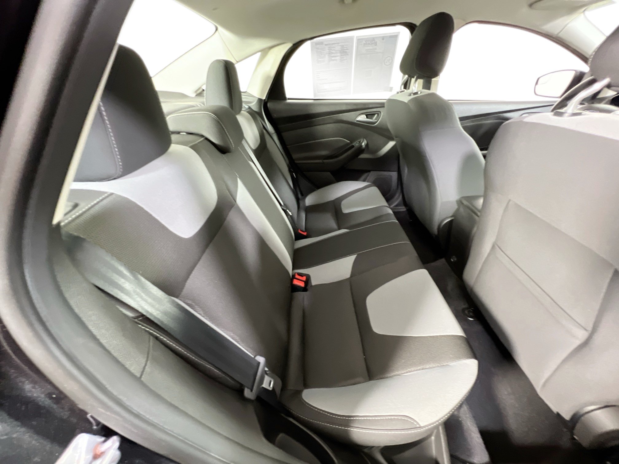 Used 2012 Ford Focus SE FWD image 23