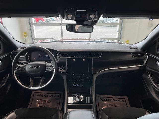 Used 2023 Jeep Grand Cherokee L Laredo image 12