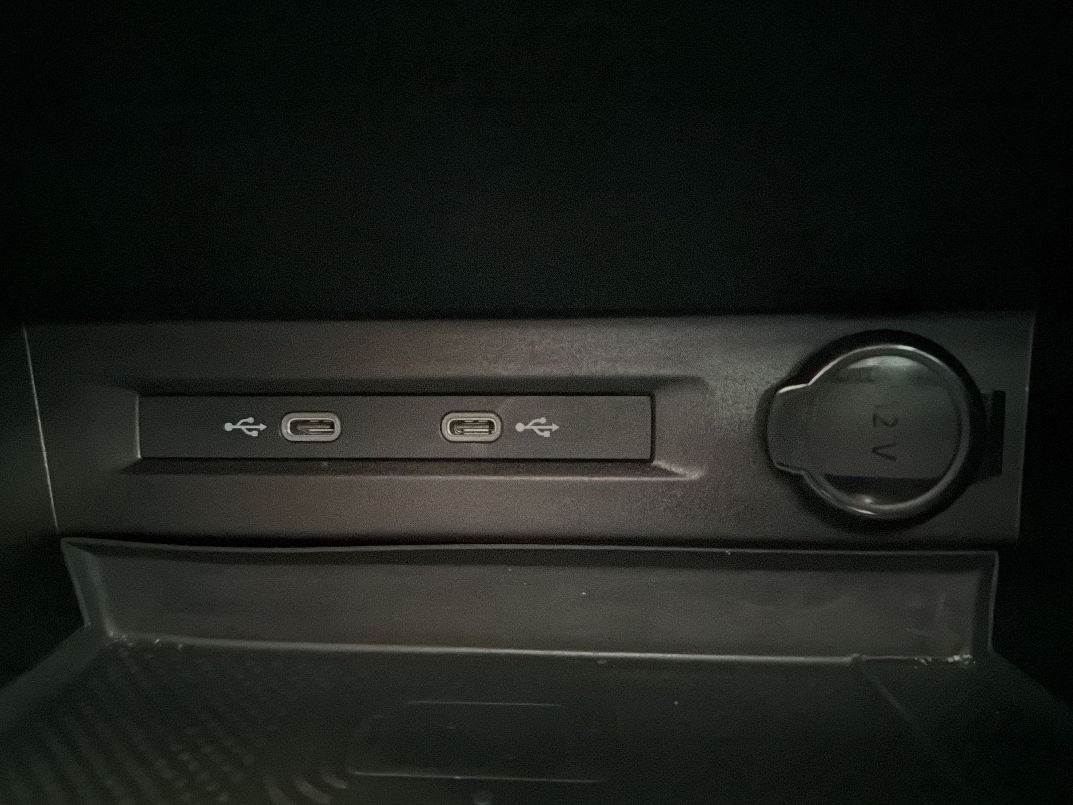 Used 2021 Volkswagen Tiguan SE w/ Panoramic Sunroof Package FWD image 31