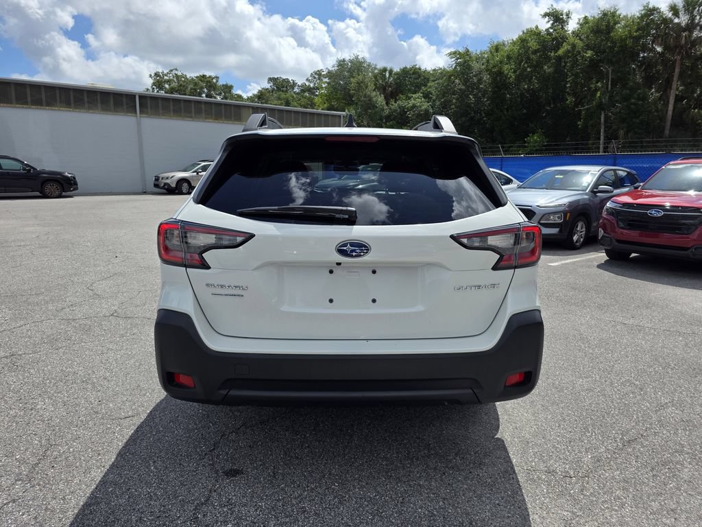 Used 2025 Subaru Outback Premium AWD/4WD image 4