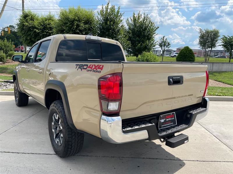 Used 2017 Toyota Tacoma TRD Off-Road w/ Tow Package (A/T) AWD/4WD image 68