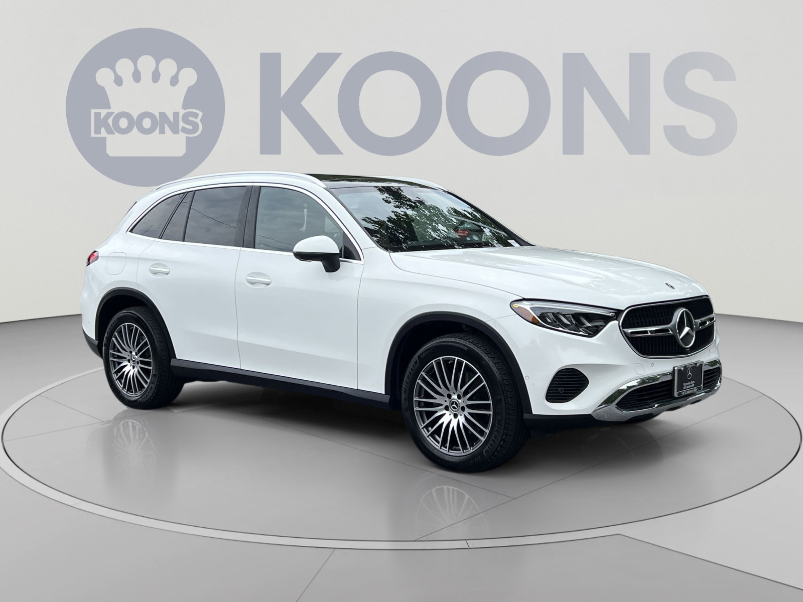 Used 2024 Mercedes-Benz GLC 300 4MATIC image 2