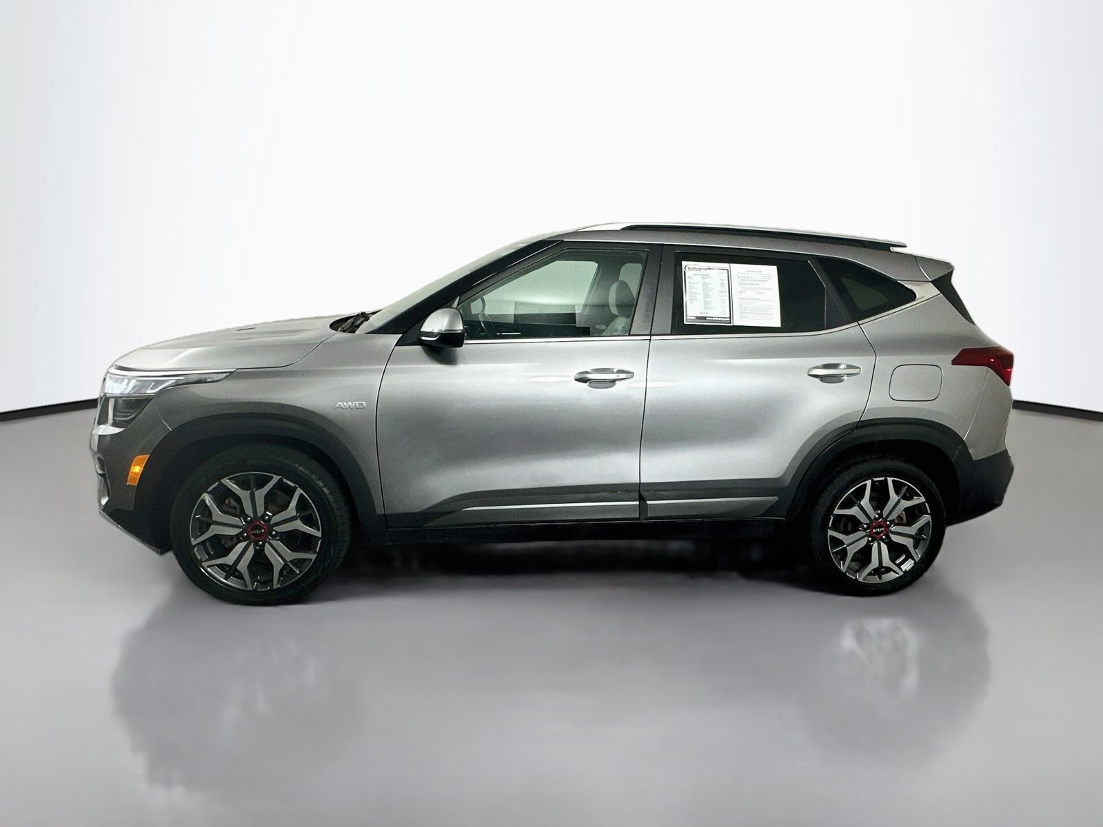 Used 2022 Kia Seltos SX w/ Sunroof Package AWD/4WD image 4