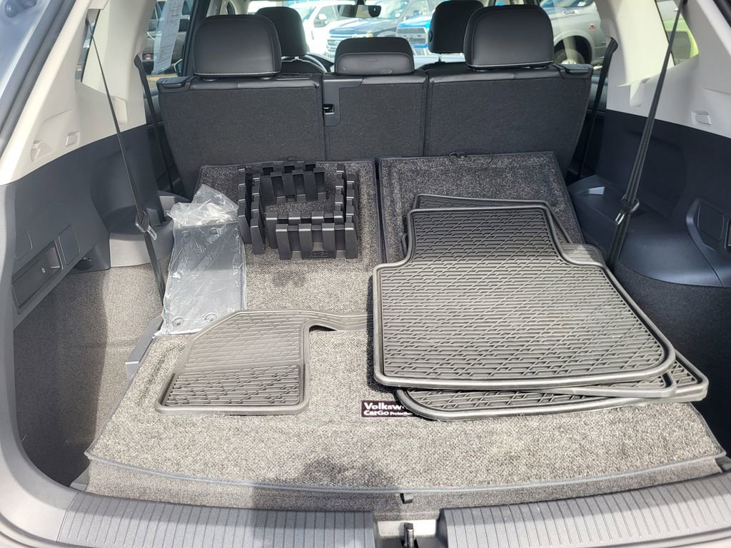 Used 2021 Volkswagen Tiguan SE w/ Panoramic Sunroof Package image 21