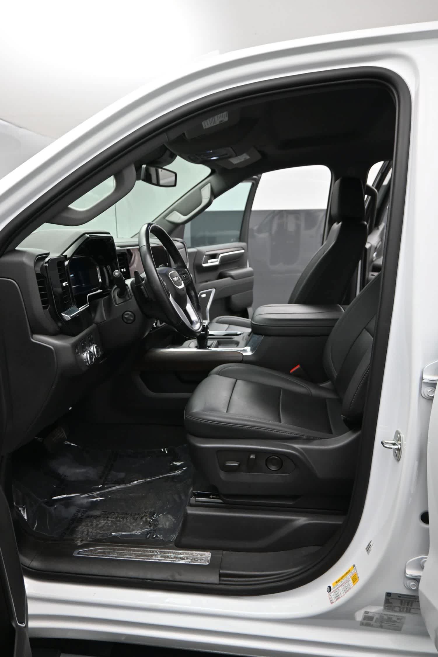 Used 2023 GMC Sierra 1500 SLT w/ SLT Premium Package AWD/4WD image 18