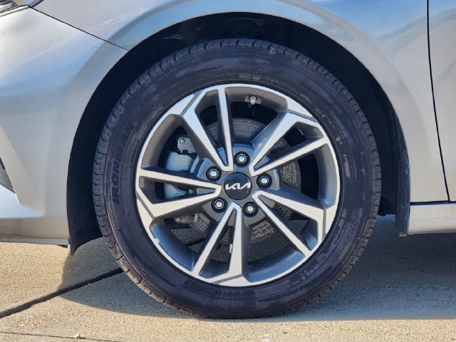 Used 2024 Kia Forte LXS FWD image 10