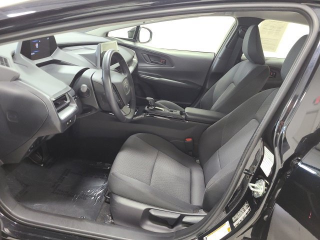 Certified 2025 Toyota Prius LE FWD image 15