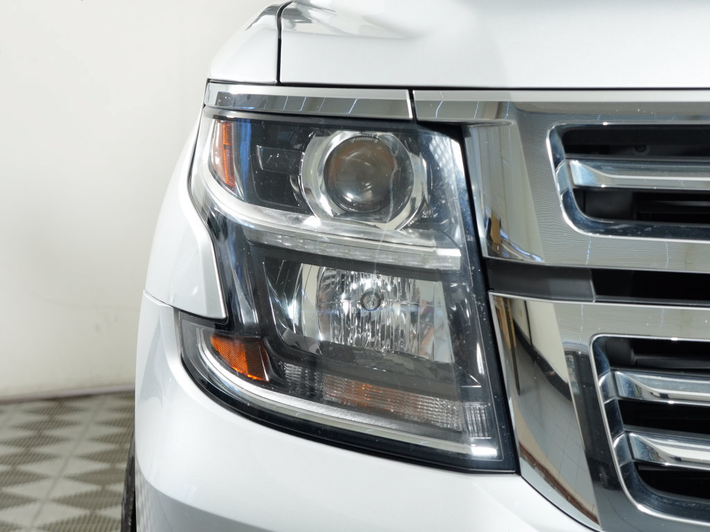 Used 2019 Chevrolet Tahoe LT w/ Luxury Package AWD/4WD image 11