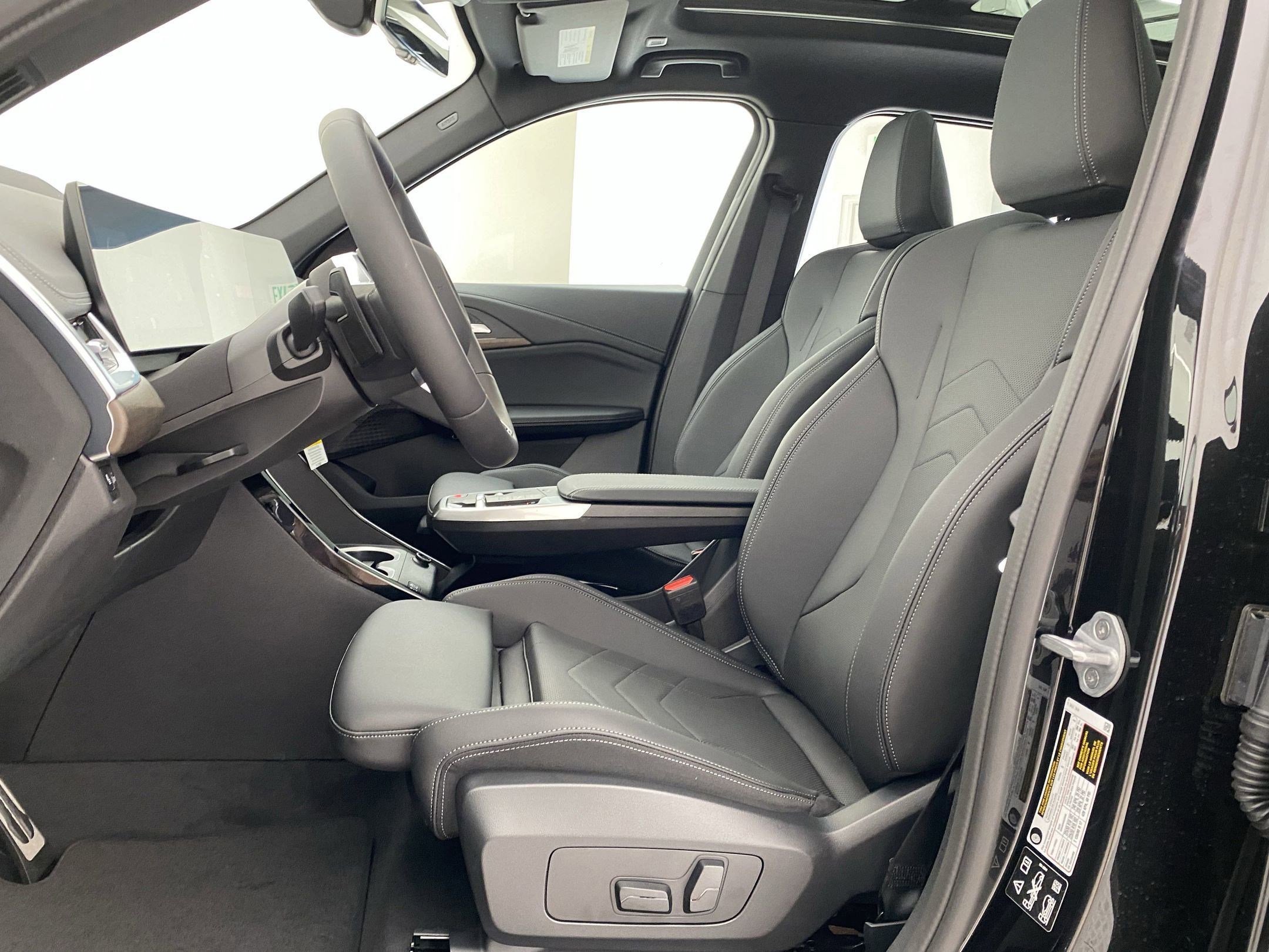 Used 2025 BMW X1 xDrive28i w/ Technology Package image 4