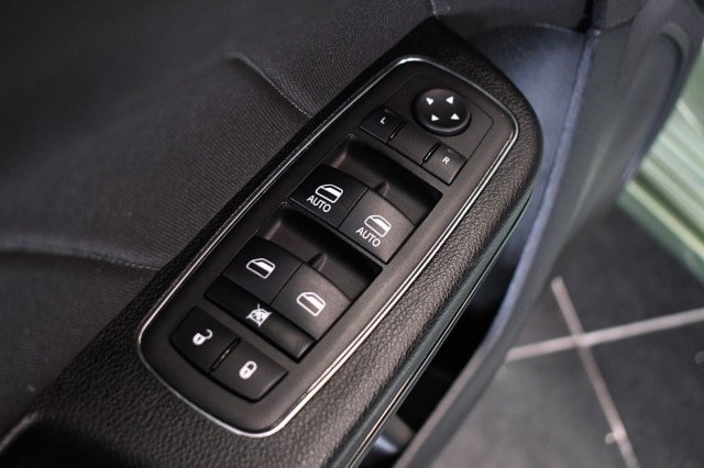 Used 2023 Dodge Charger SXT w/ Blacktop Package AWD/4WD image 19