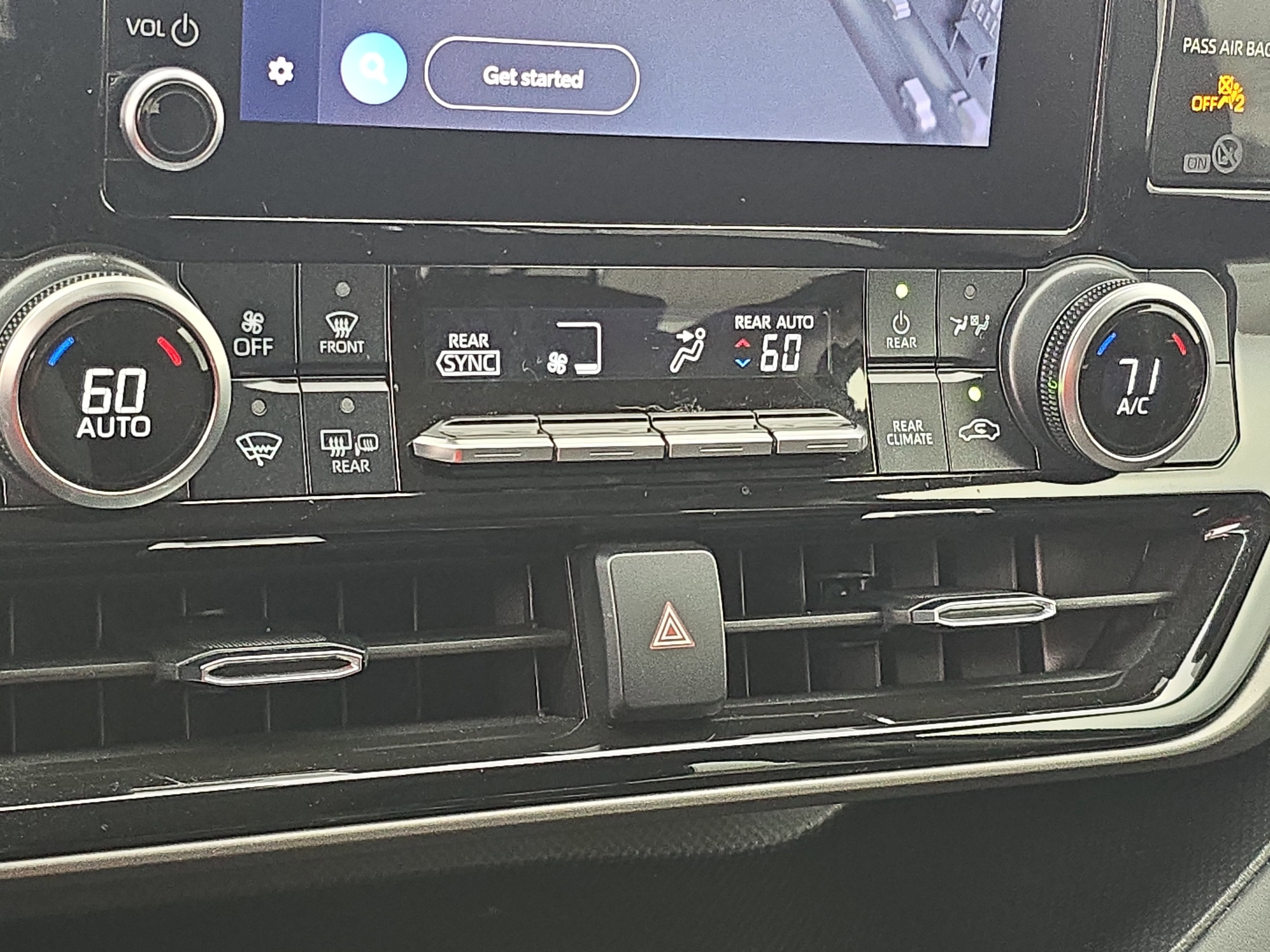 Used 2023 Toyota Highlander L image 24