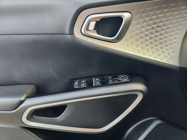 Used 2022 Kia Soul LX FWD image 24