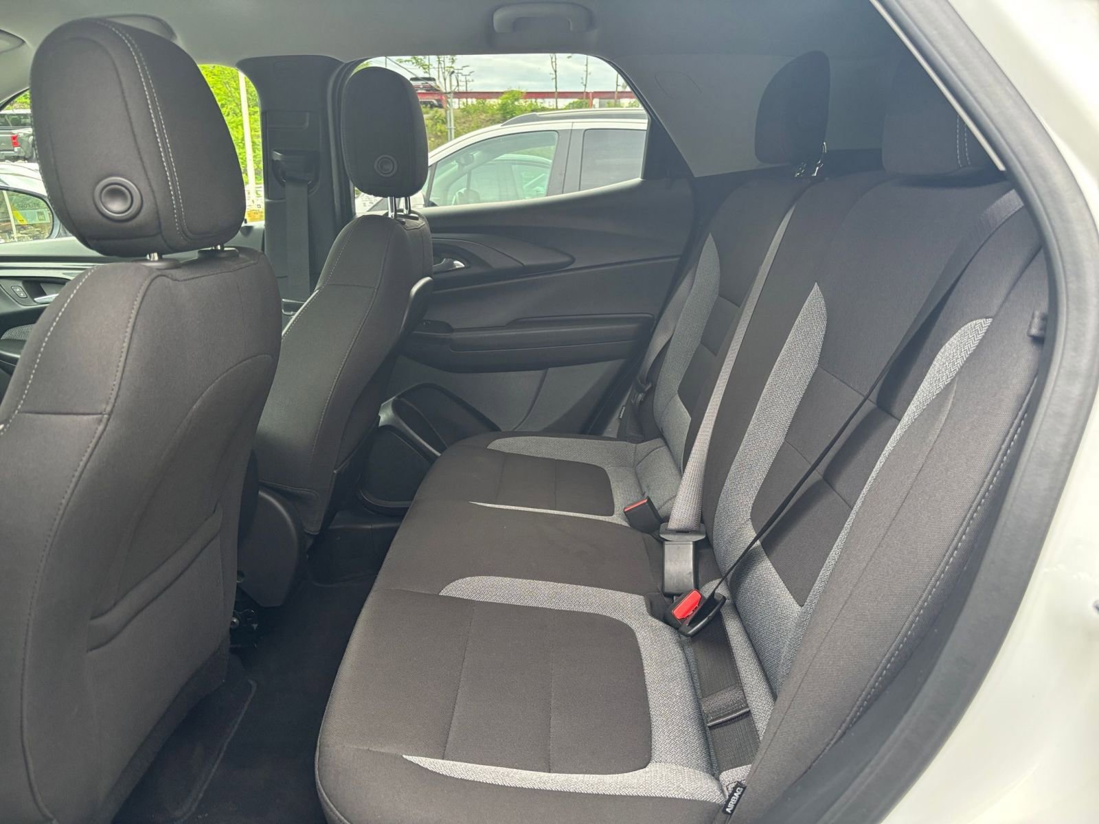 Used 2025 Chevrolet TrailBlazer LT FWD image 24