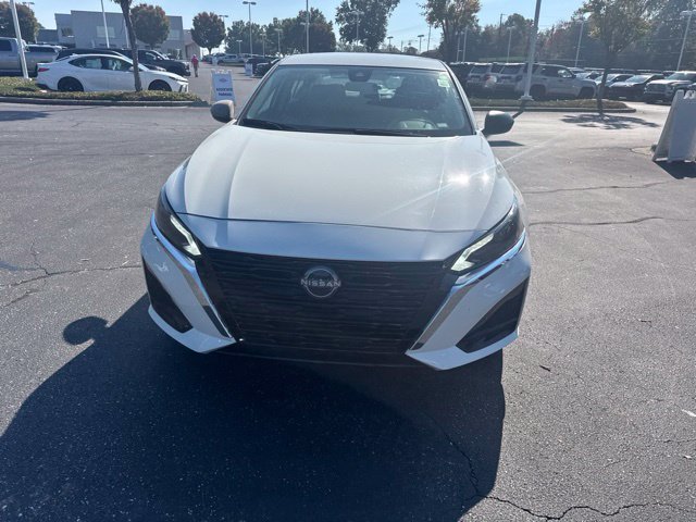 Used 2025 Nissan Altima 2.5 SV AWD/4WD image 10
