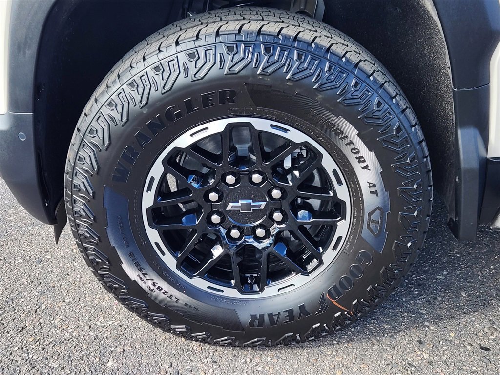 New 2026 Chevrolet Silverado EV Trail Boss image 6