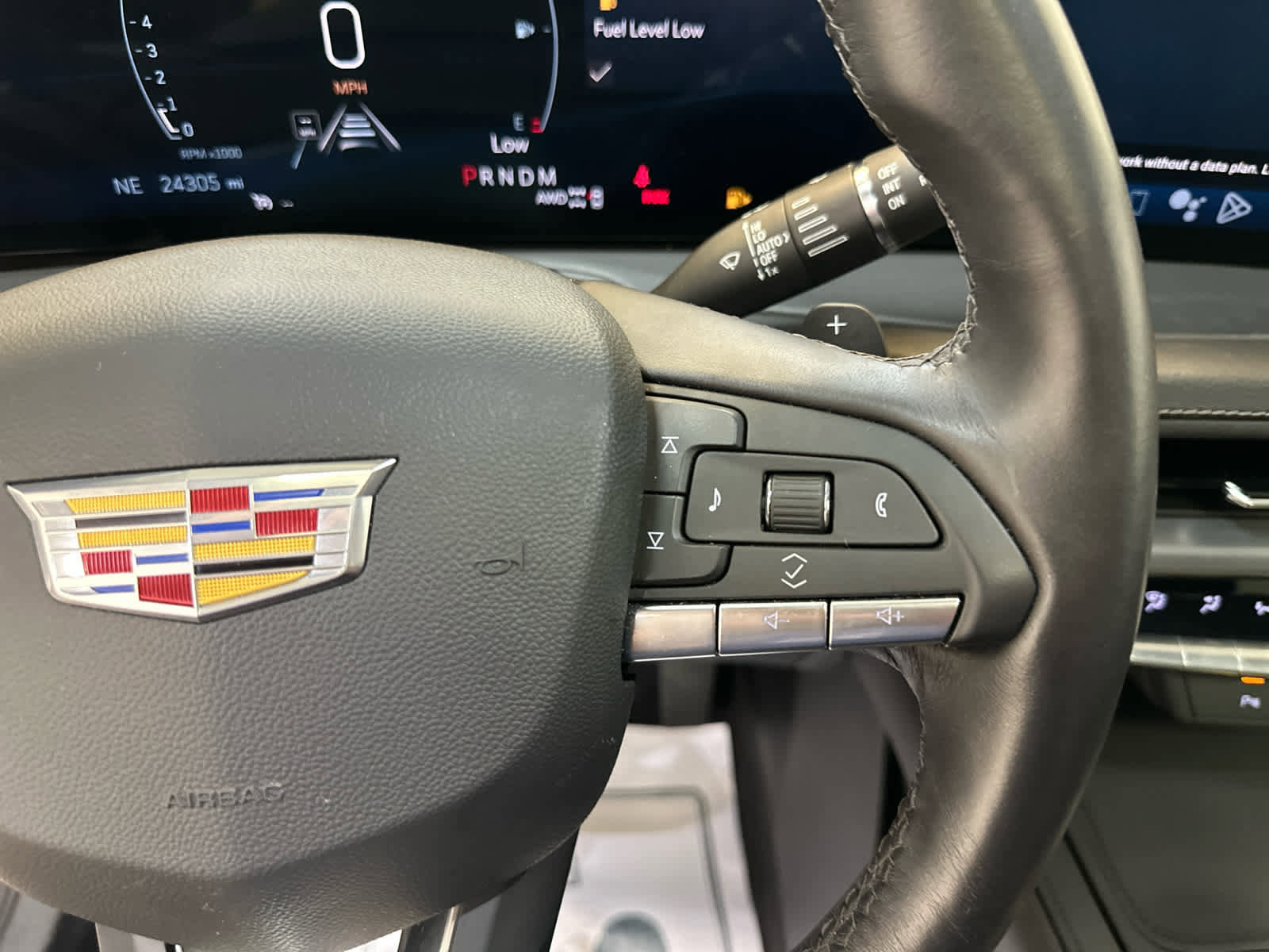 Used 2024 Cadillac XT4 Premium Luxury image 22