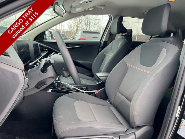 Used 2023 Kia Niro LX image 3