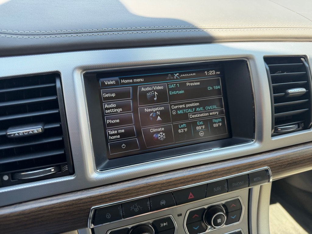 Used 2014 Jaguar XF 3.0 AWD/4WD image 17