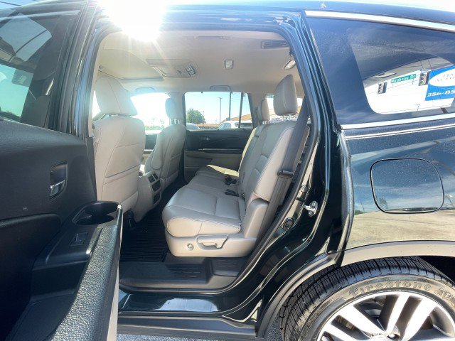 Used 2017 Honda Pilot Touring image 12