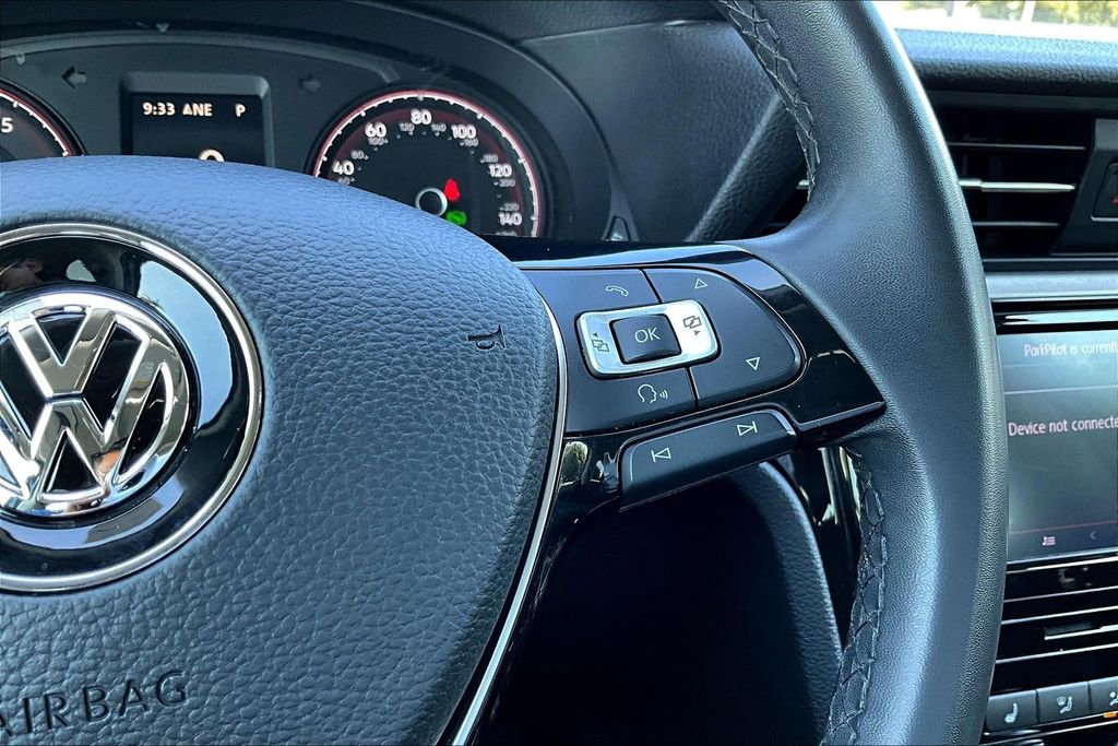 Used 2022 Volkswagen Passat 2.0T SE image 11