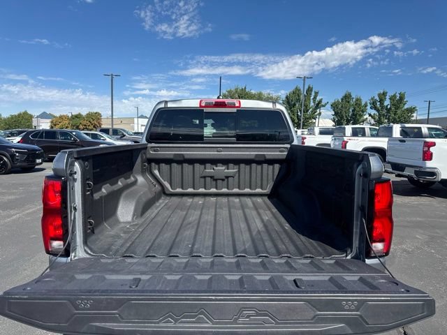 Used 2026 Chevrolet Colorado ZR2 w/ Technology Package AWD/4WD image 13