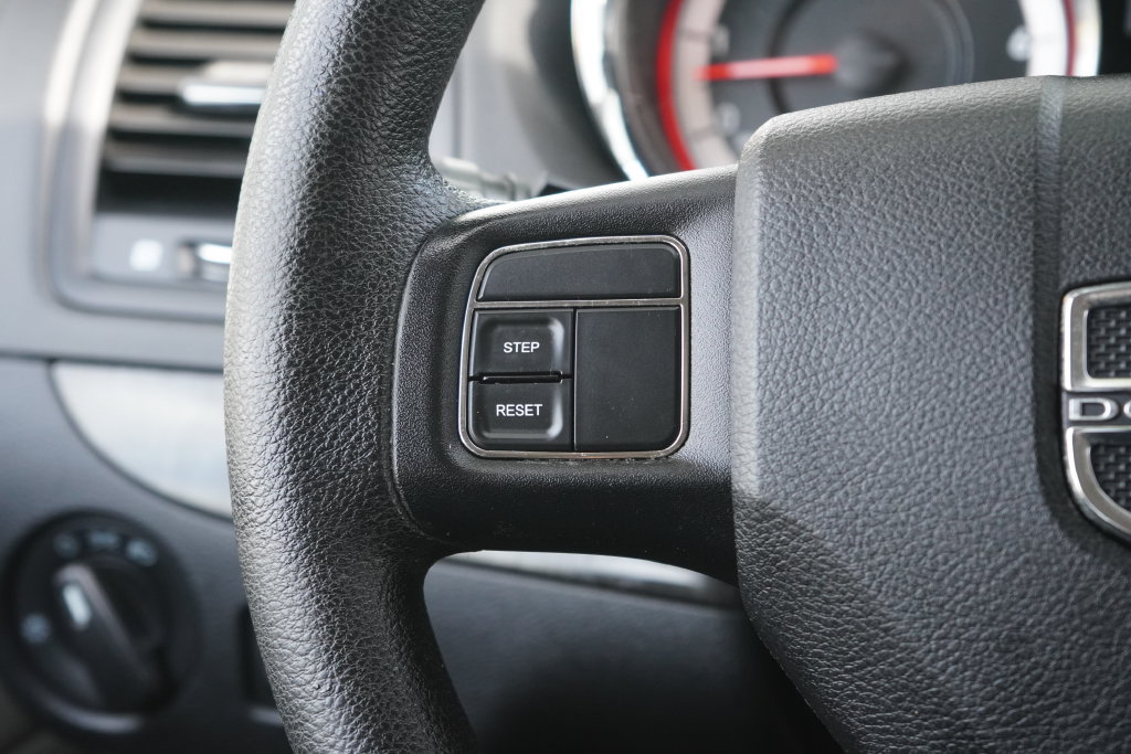 Used 2014 Dodge Grand Caravan SE w/ Quick Order Package 29E SE FWD image 13