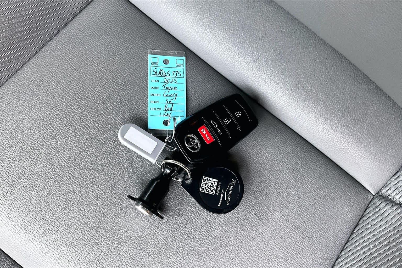 Certified 2025 Toyota Camry SE w/ Convenience Package FWD image 15