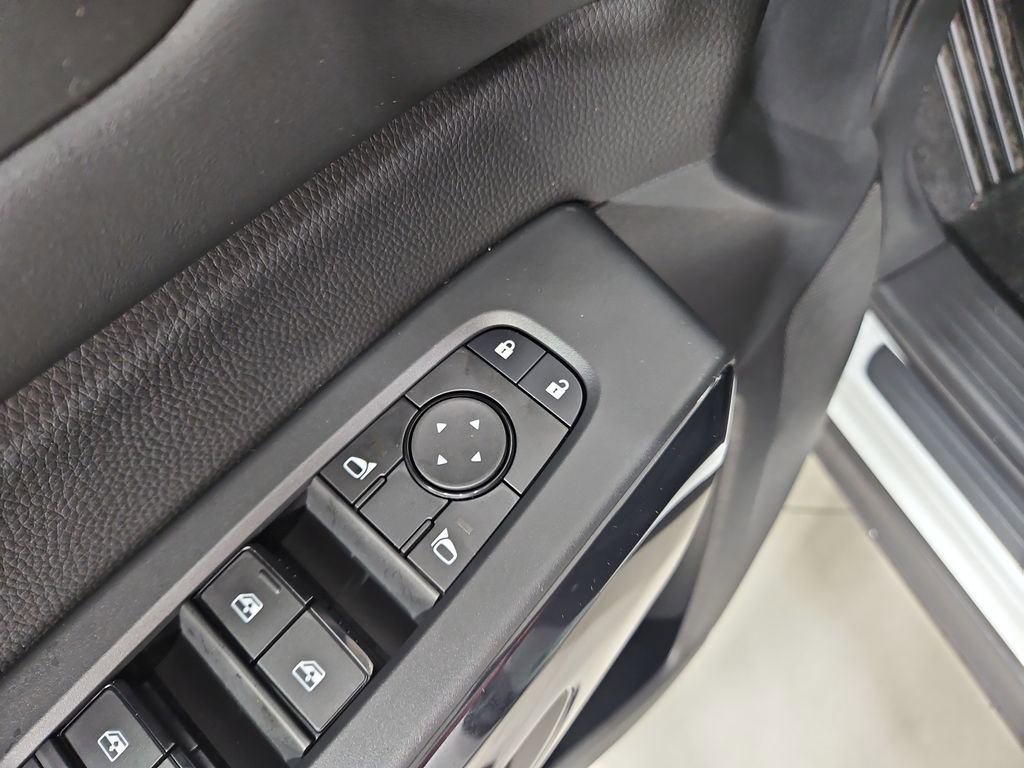 New 2026 Nissan Pathfinder SV image 12