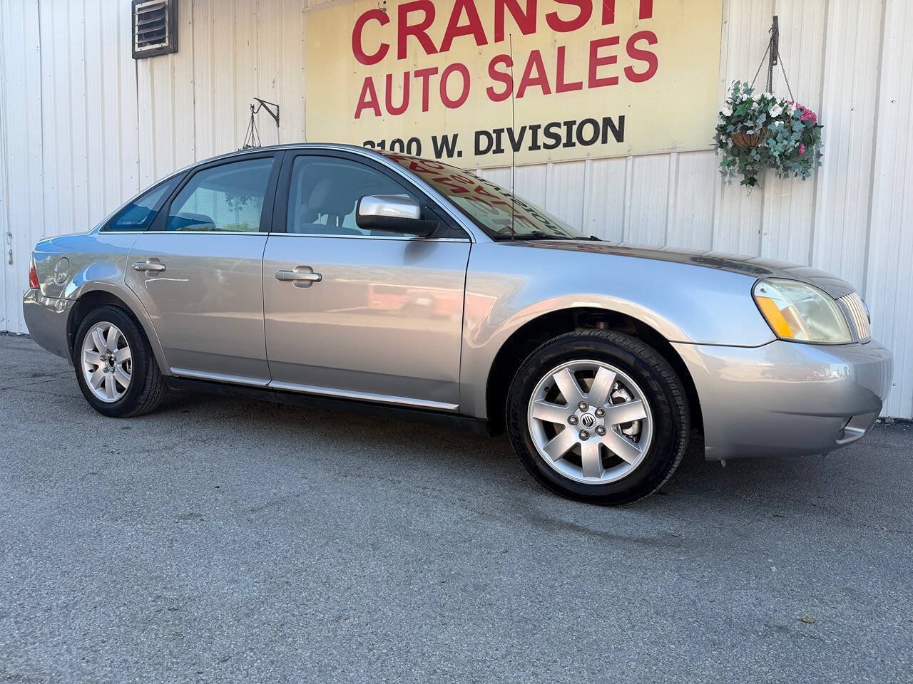 Used 2007 Mercury Montego Luxury FWD image 2