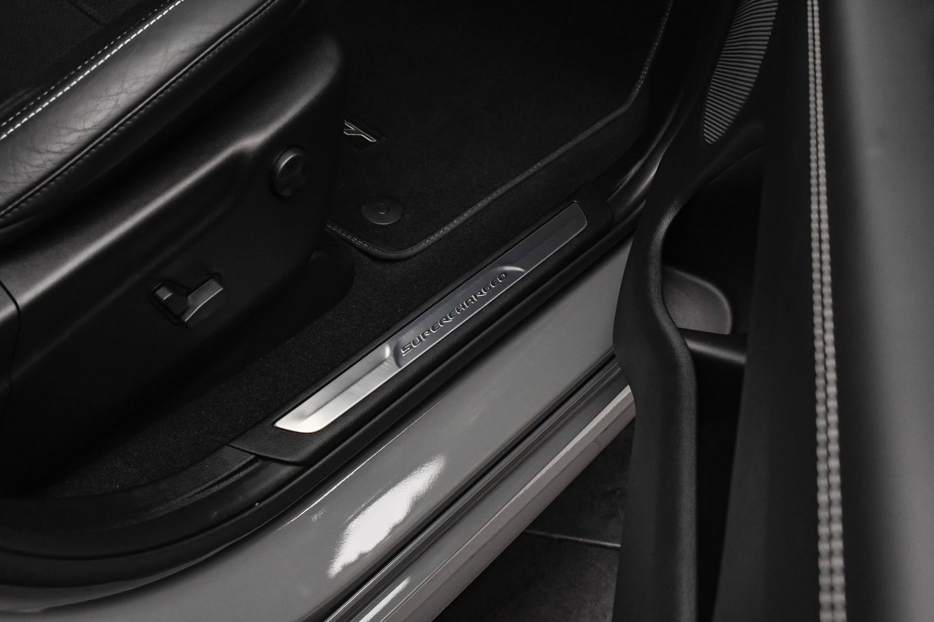 Used 2025 Dodge Durango SRT Hellcat w/ Black Package image 47