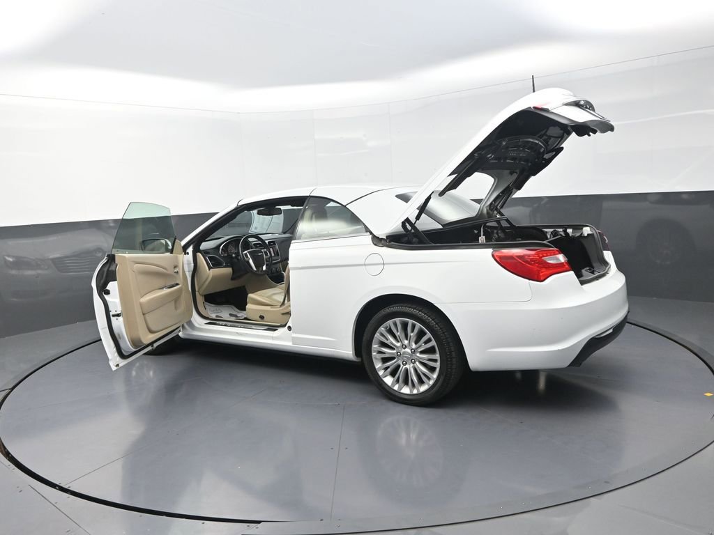 Used 2011 Chrysler 200 Limited FWD image 36