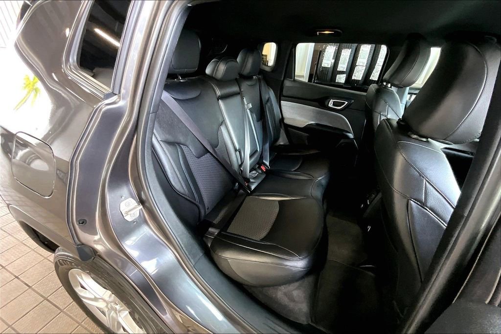 Used 2024 Jeep Compass Latitude image 16