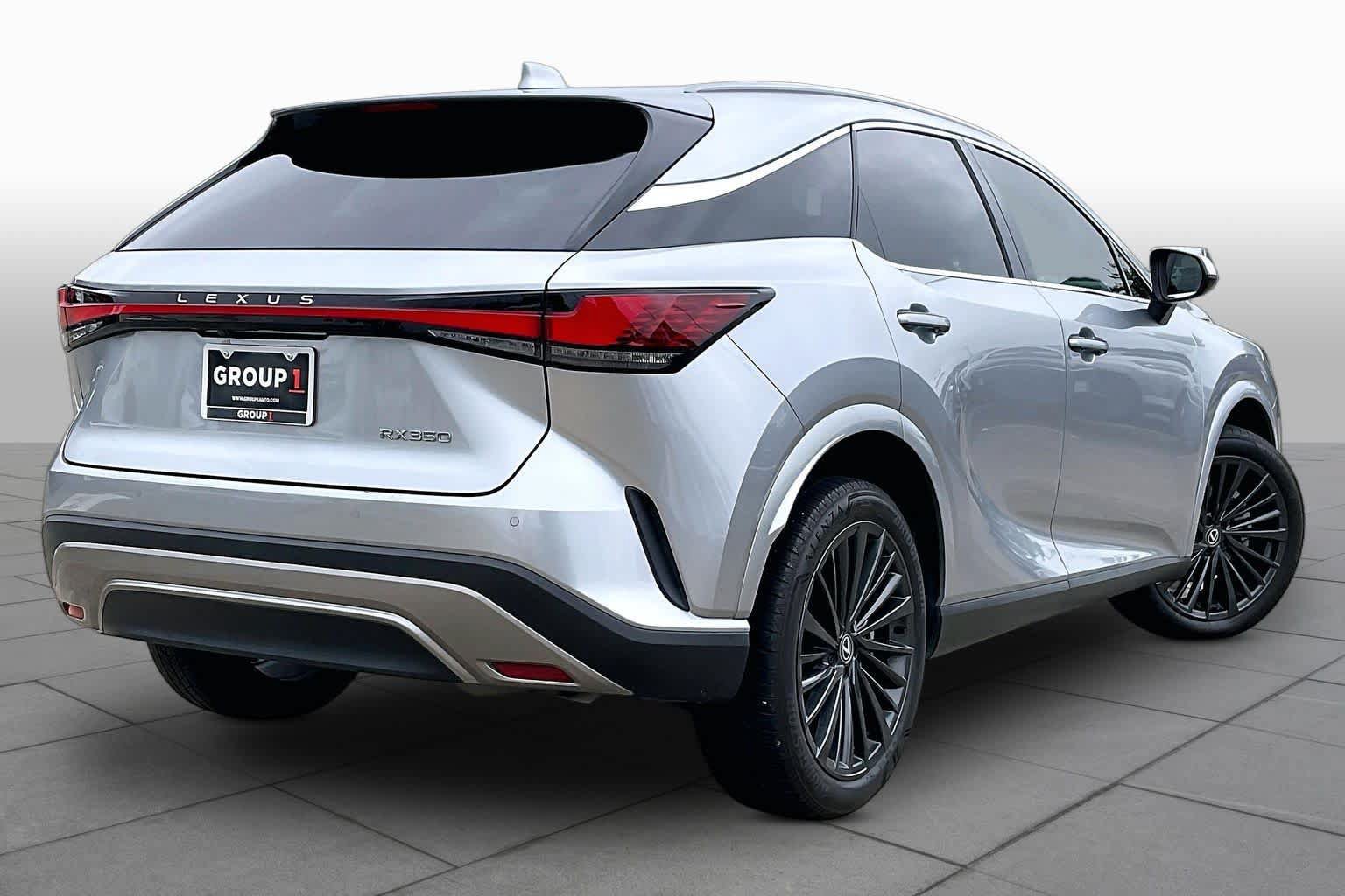 Used 2024 Lexus RX 350 Premium w/ Accessory Package (Z1) FWD image 11