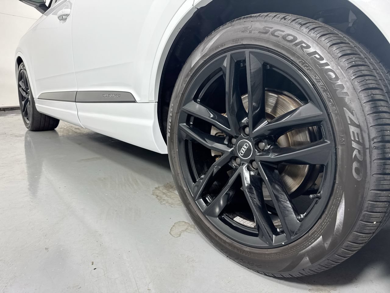 Used 2018 Audi Q7 3.0T Prestige w/ Prestige Package AWD/4WD image 3