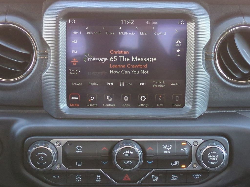 Used 2021 Jeep Gladiator Overland image 18