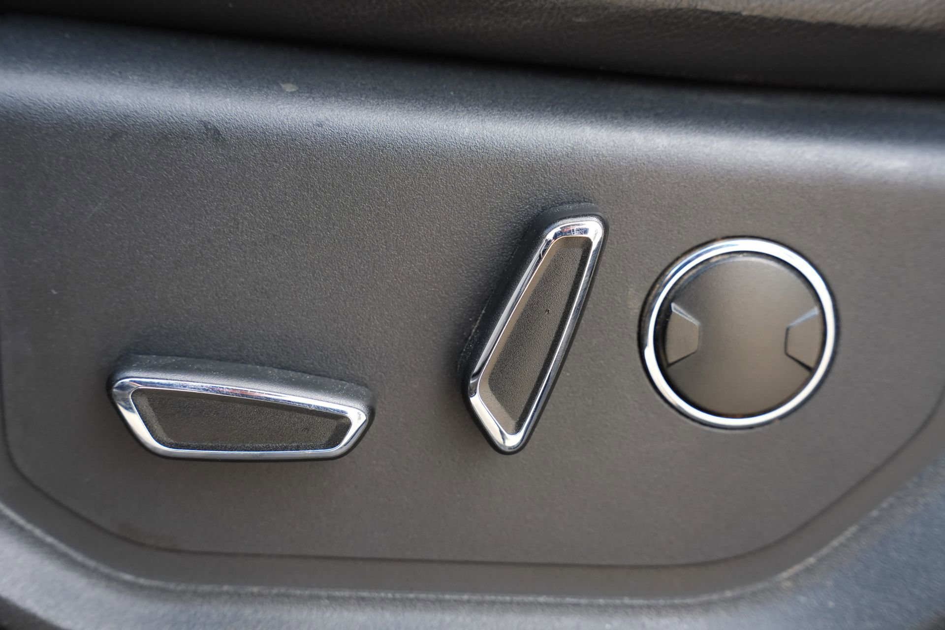 Used 2016 Ford F150 XLT w/ Equipment Group 302A Luxury image 16