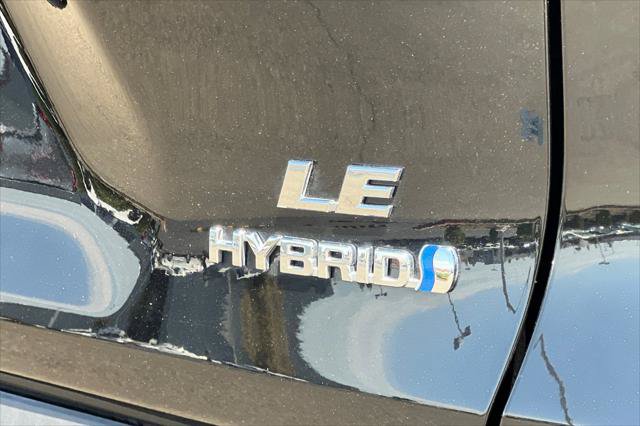 Certified 2021 Toyota RAV4 LE AWD/4WD image 31