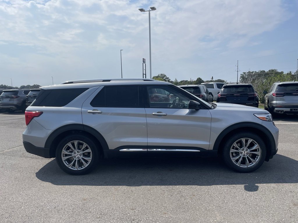Used 2023 Ford Explorer Limited image 8