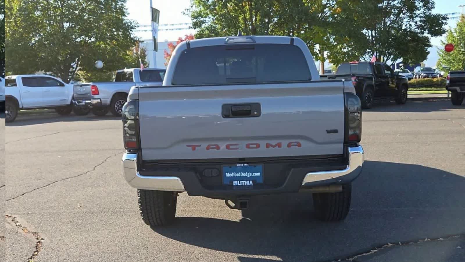 Used 2020 Toyota Tacoma TRD Off-Road AWD/4WD image 7
