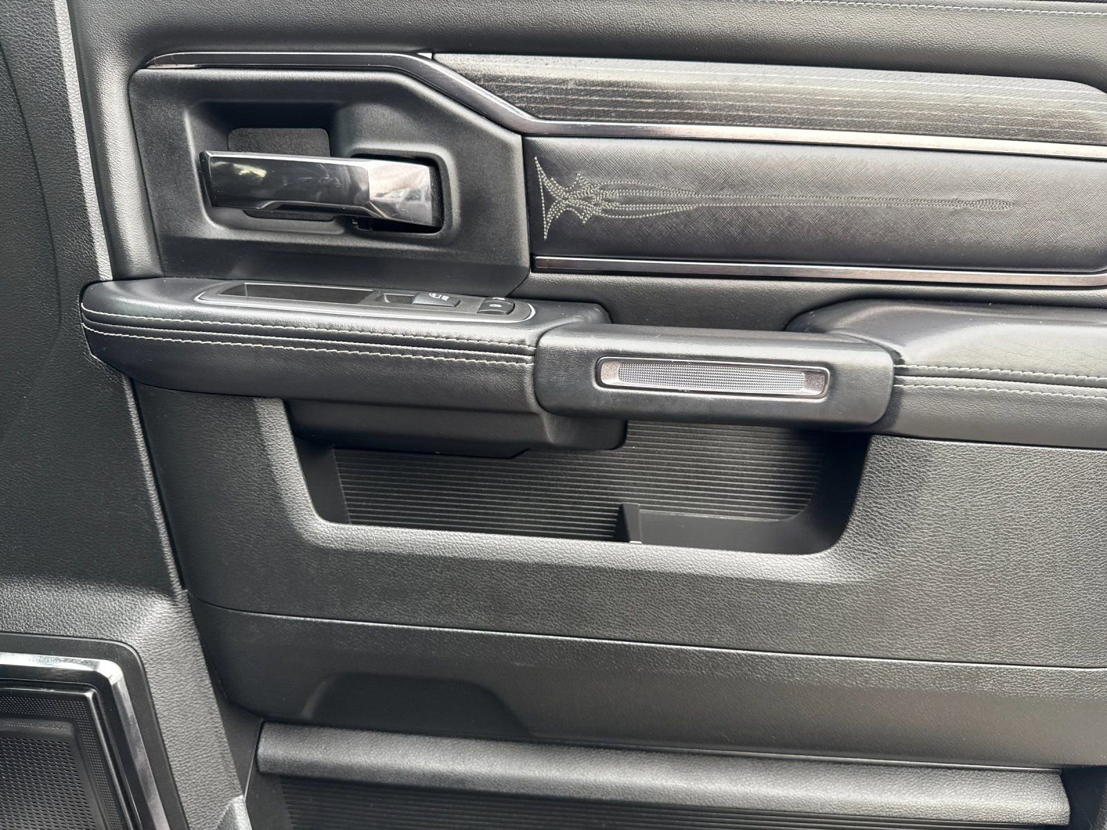 Used 2022 RAM 3500 Limited image 24