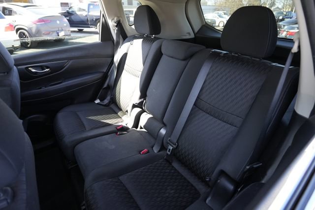 Used 2018 Nissan Rogue SV w/ Premium Package AWD/4WD image 23