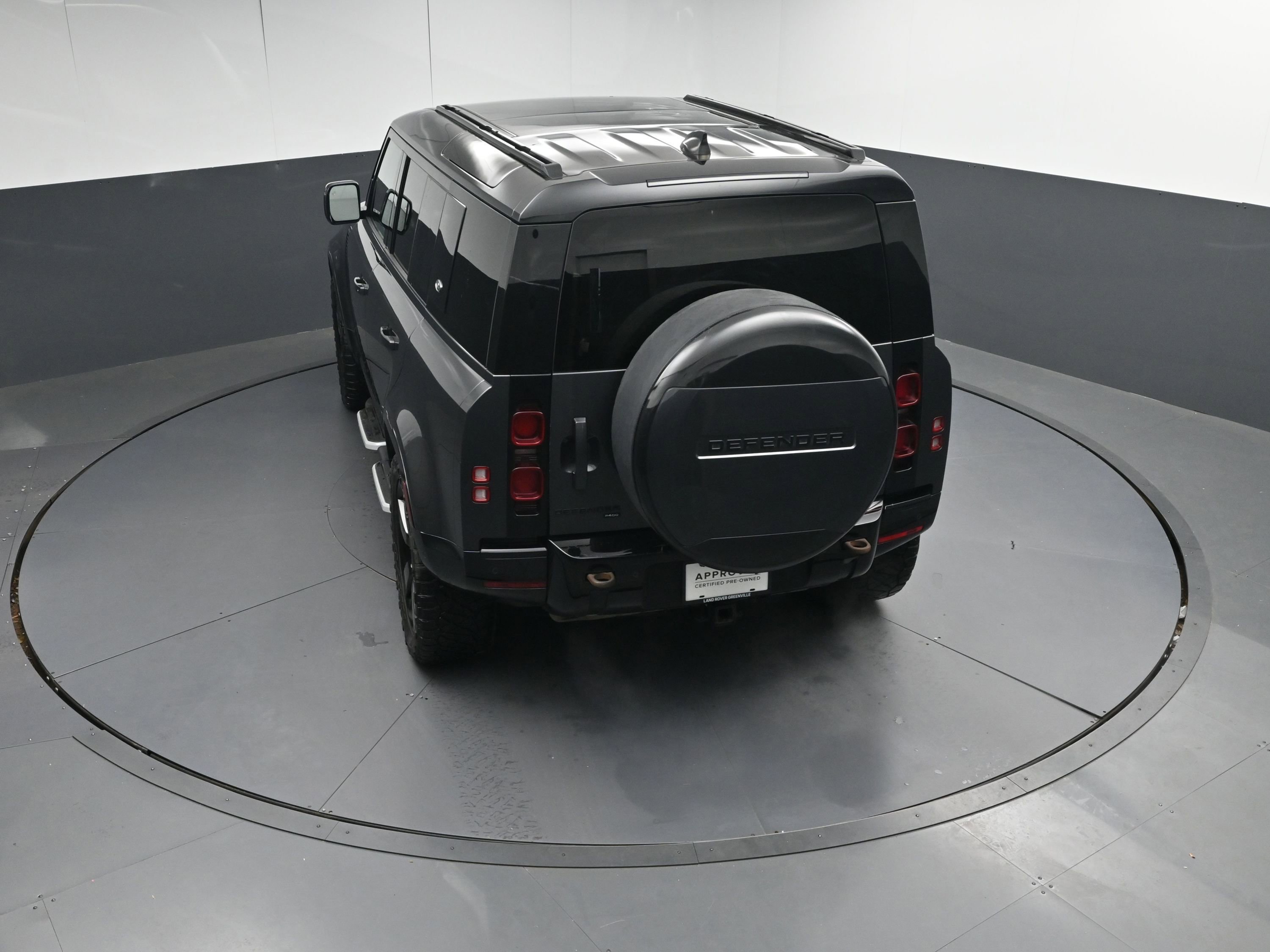 Used 2023 Land Rover Defender 110 X-Dynamic SE image 36