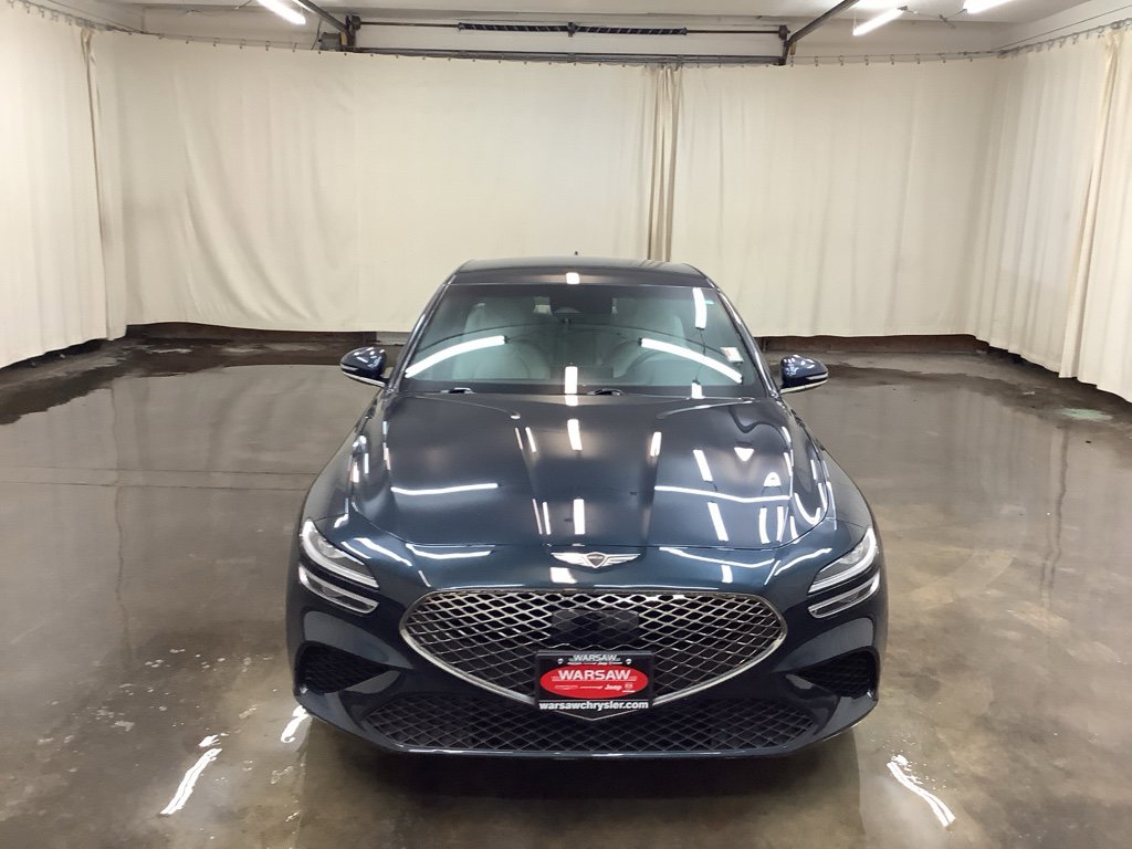 Used 2024 Genesis G70 2.5T image 3