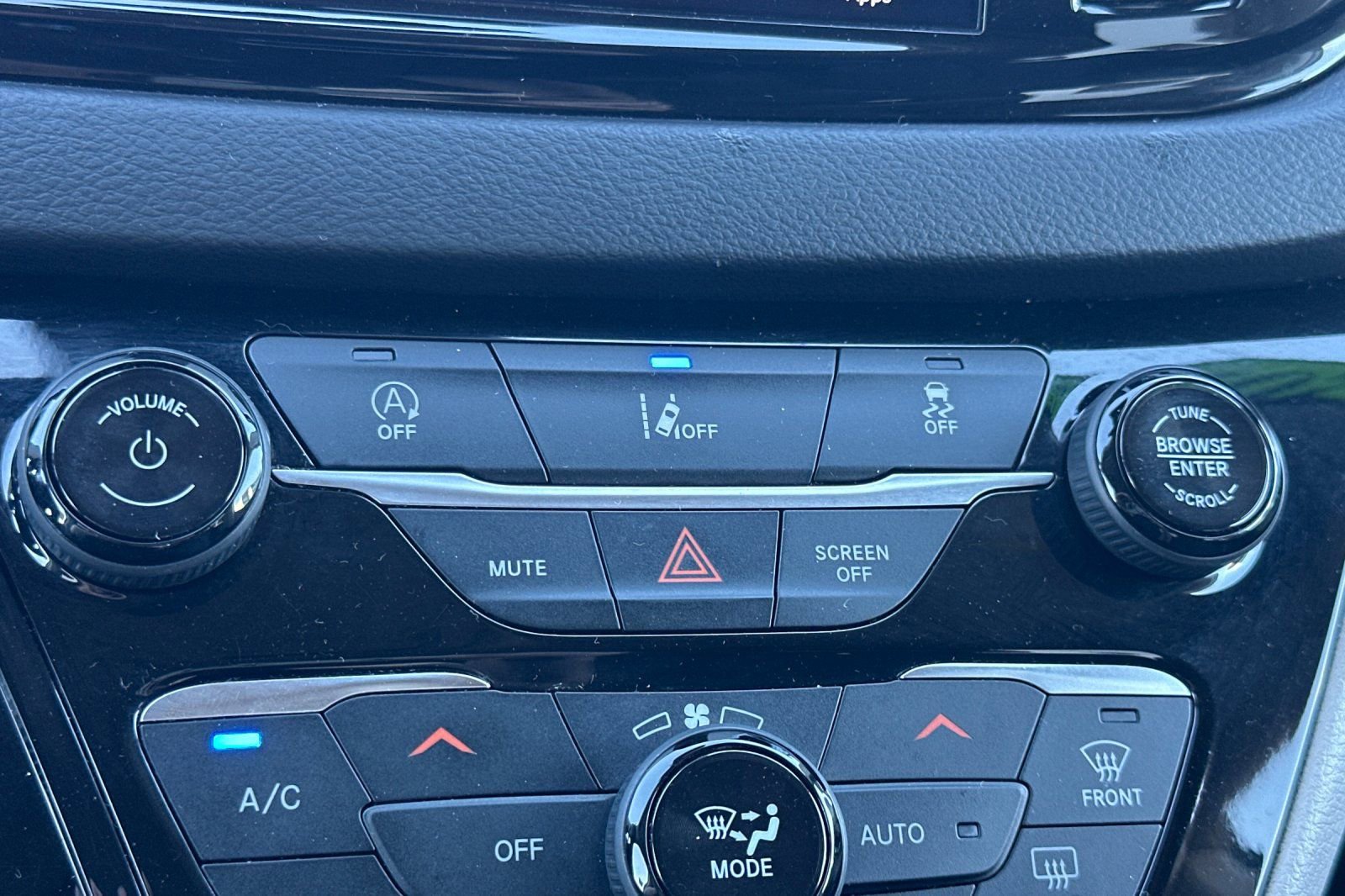 Used 2022 Chrysler Pacifica Touring-L image 31