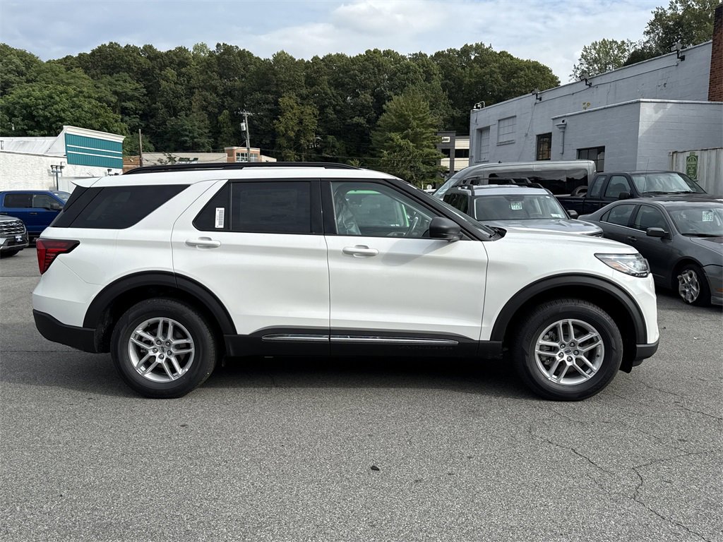 New 2025 Ford Explorer Active image 3